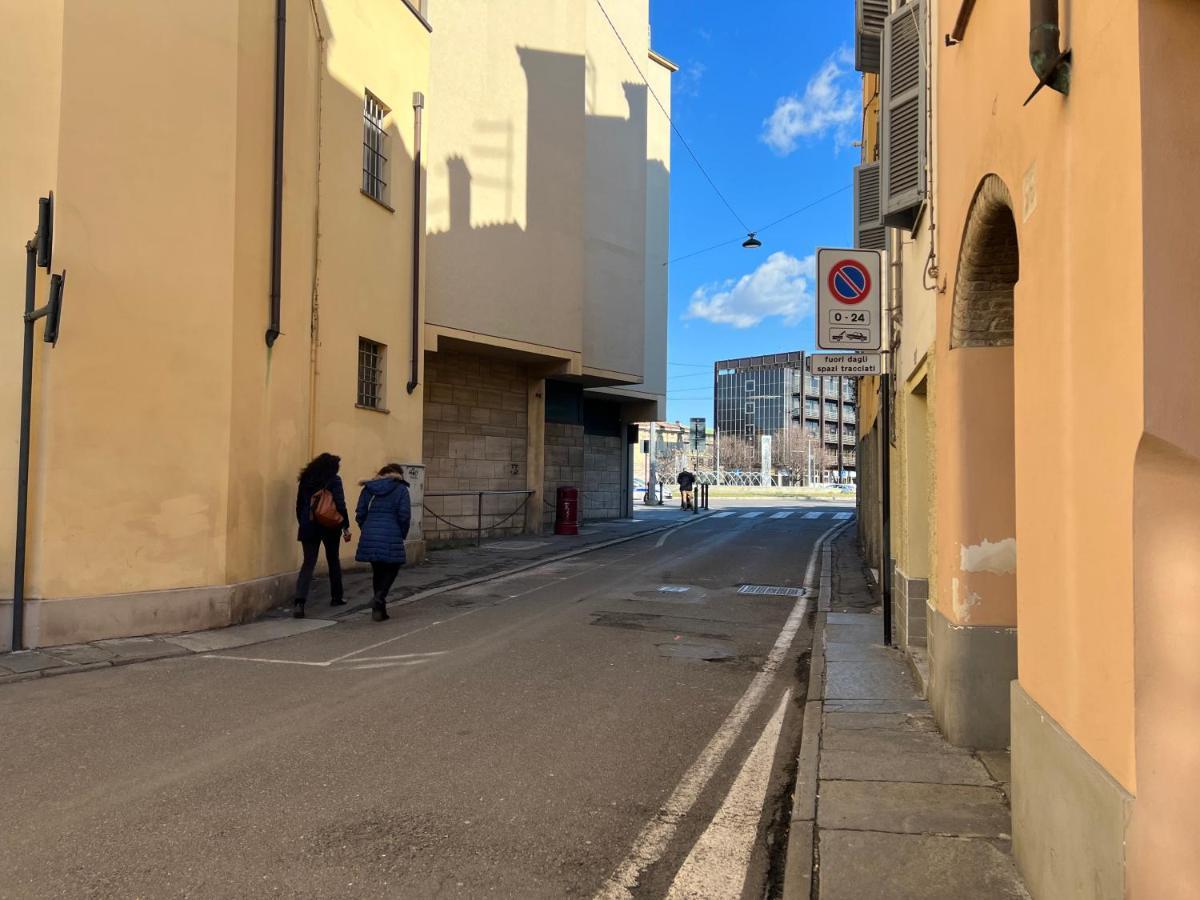 Lovely Nest In Parma Centro Exterior foto
